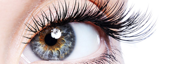 Wimpernverlängerung im Salon